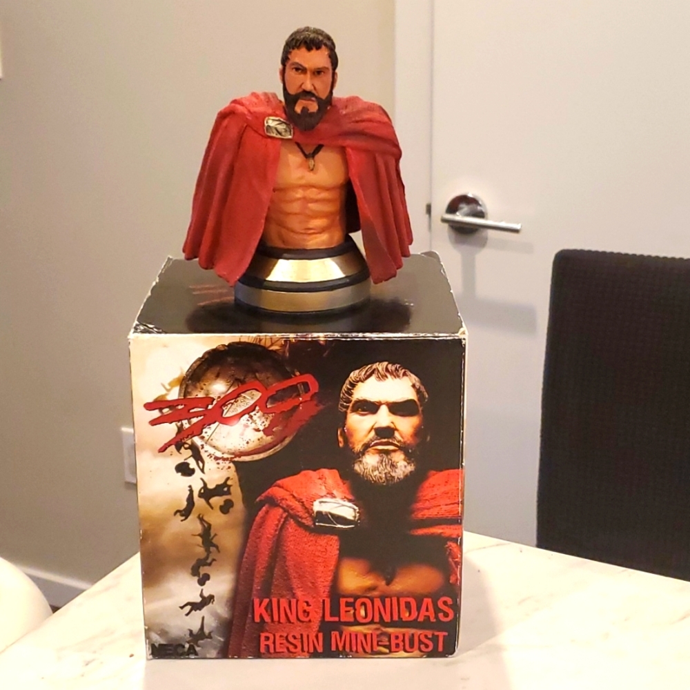 NECA 300 SPARTAN KING LEONIDAS RESIN MINI BUST STATUE FIGURE WARNER BROTHERS